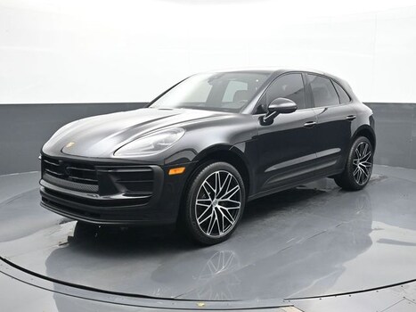 2025 Porsche Macan SUV
