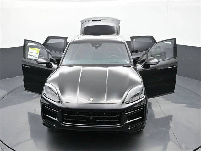 2026 Porsche Cayenne Turbo E-Hybrid - Photo 15