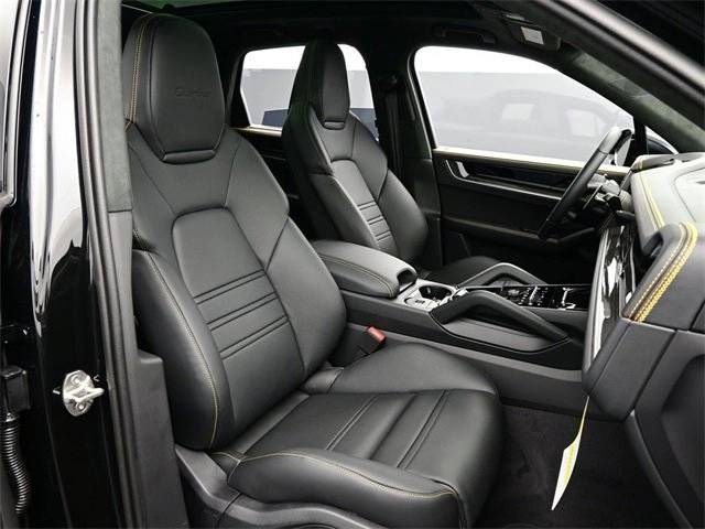 2026 Porsche Cayenne Turbo E-Hybrid - Photo 28