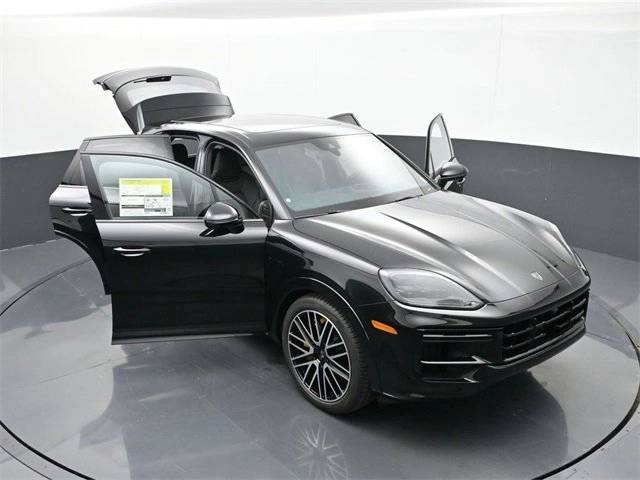 2026 Porsche Cayenne Turbo E-Hybrid - Photo 16