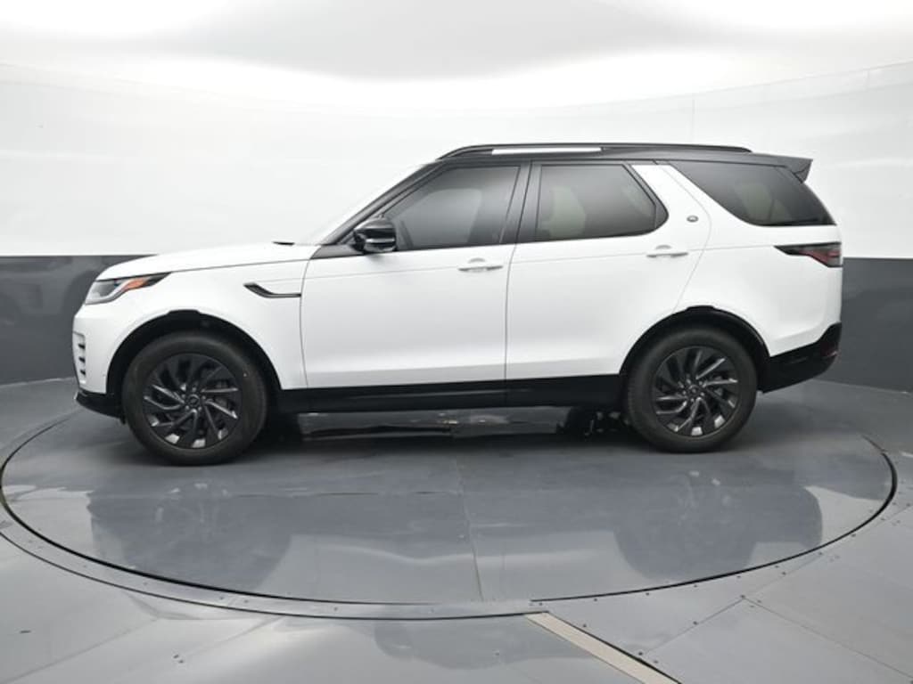 Used 2024 Land Rover Discovery Dynamic SE SUV