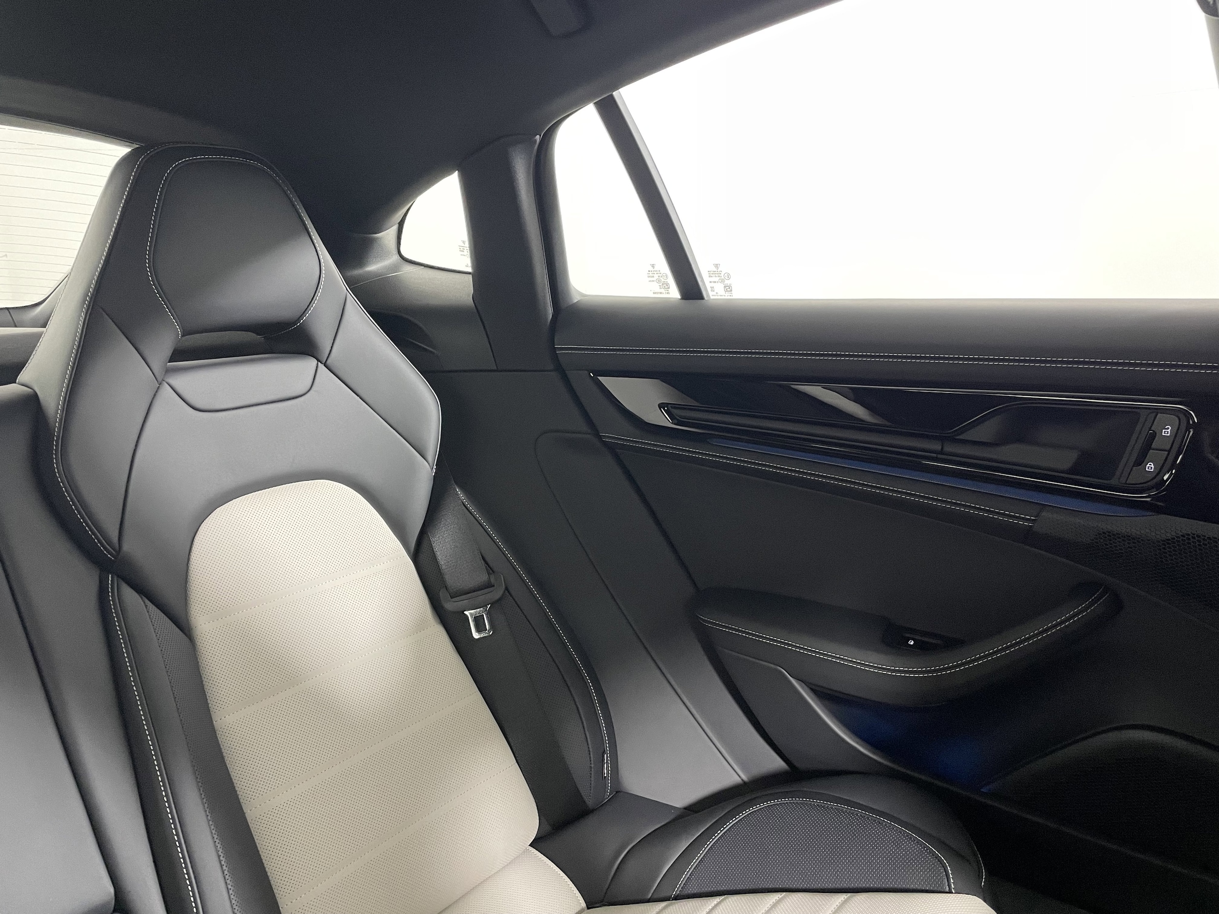 2026 Porsche Panamera Base - Photo 17