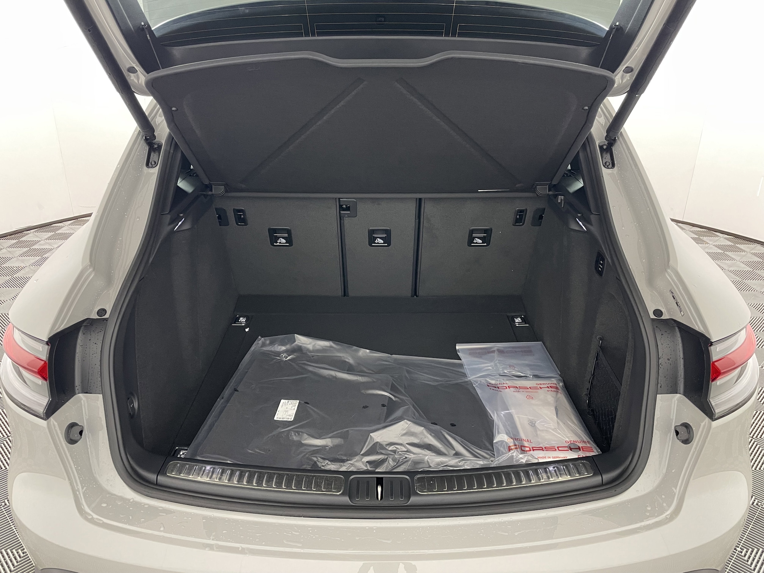 2026 Porsche Macan S - Photo 21