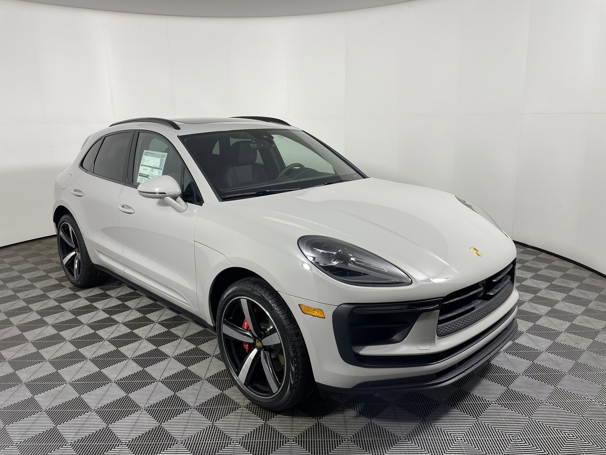 2026 Porsche Macan S - Photo 9