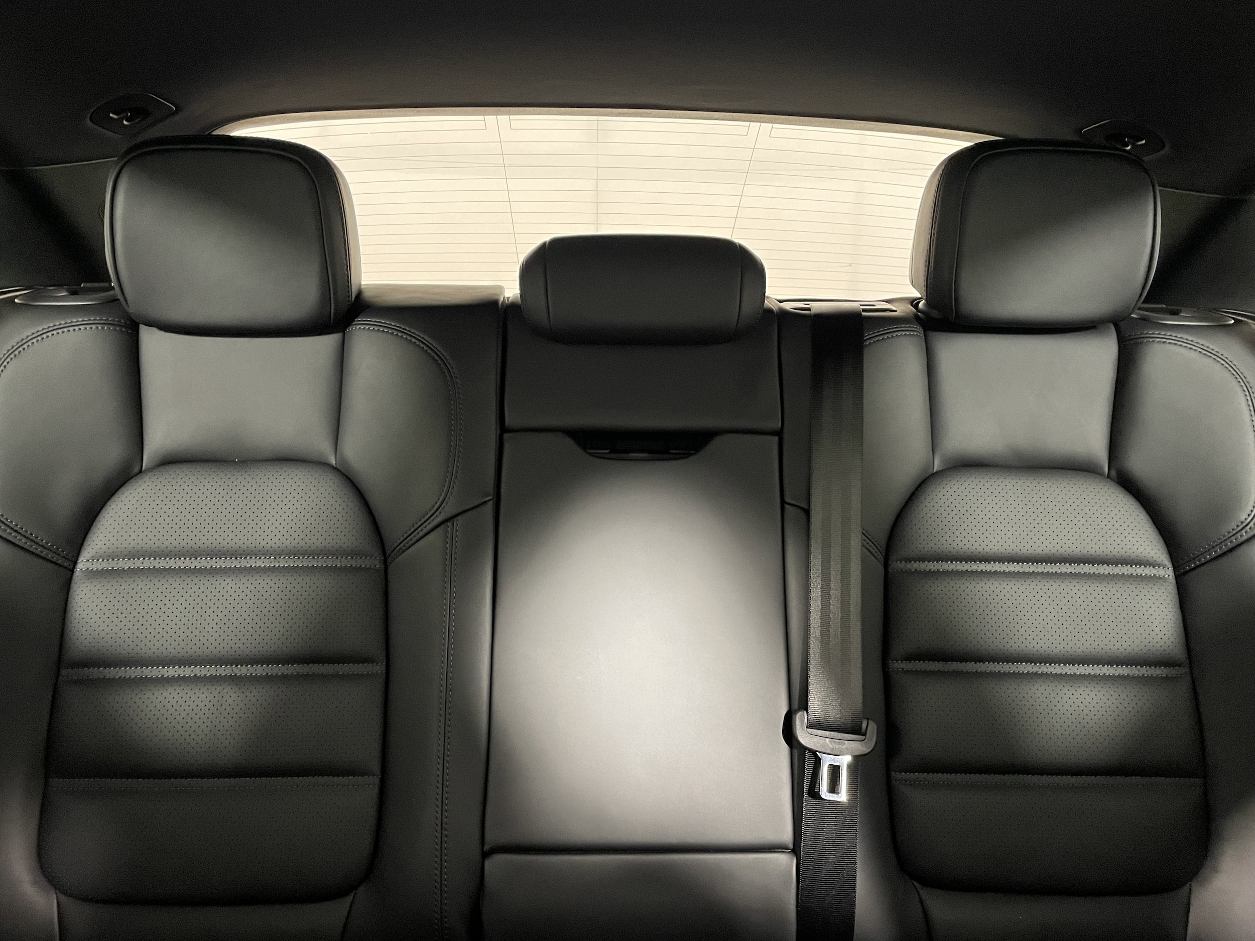 2026 Porsche Macan S - Photo 16