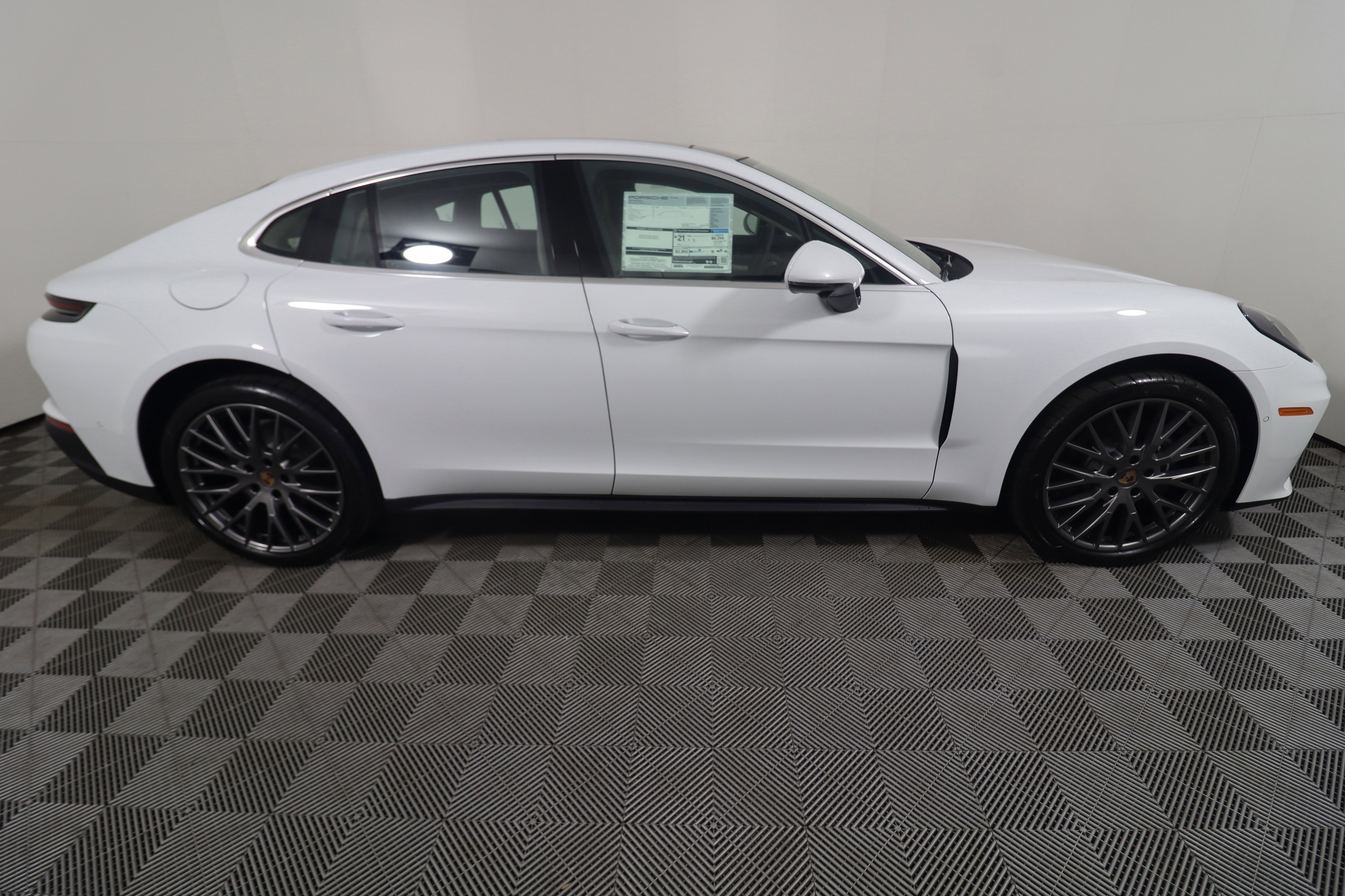 2026 Porsche Panamera Base - Photo 8