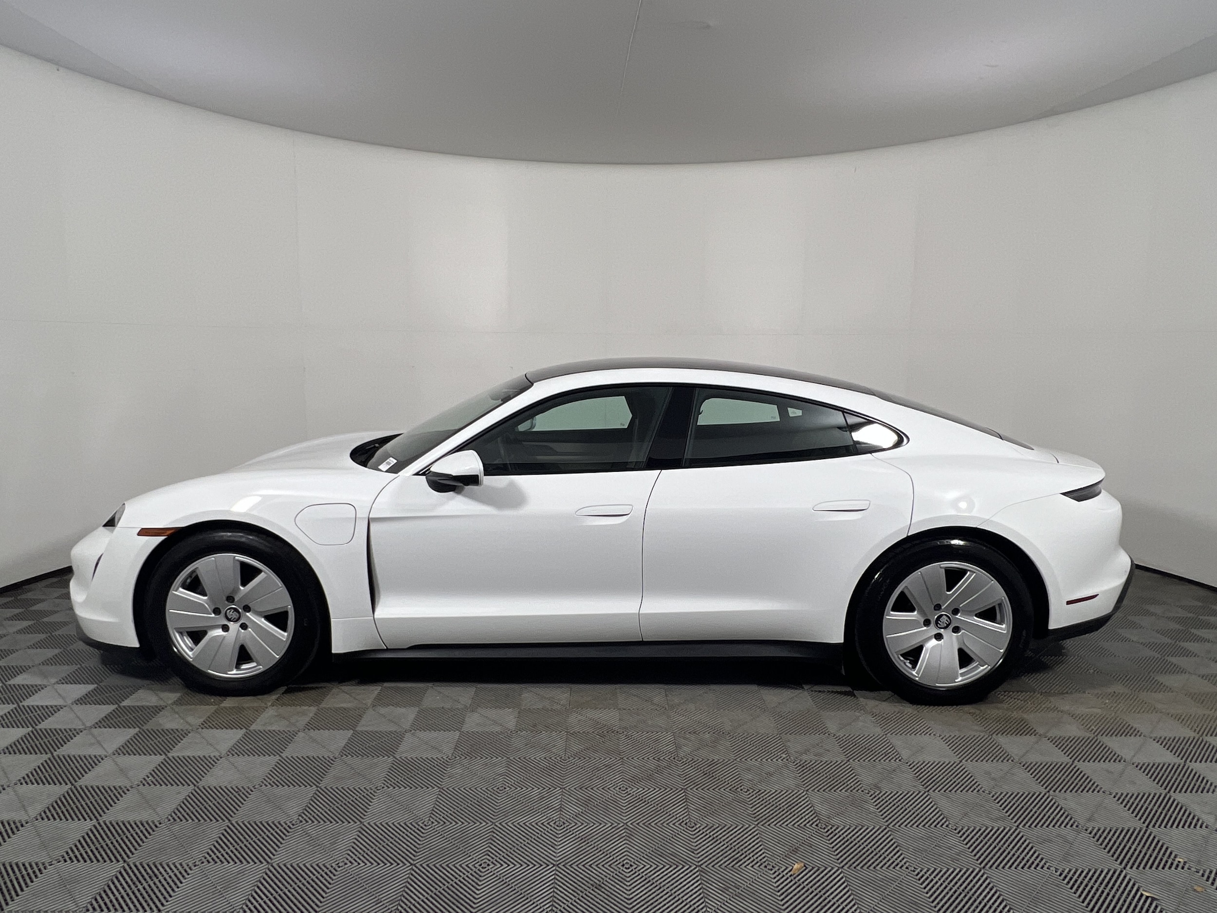 Certified 2022 Porsche Taycan Base with VIN WP0AA2Y10NSA12318 for sale in Melbourne, FL