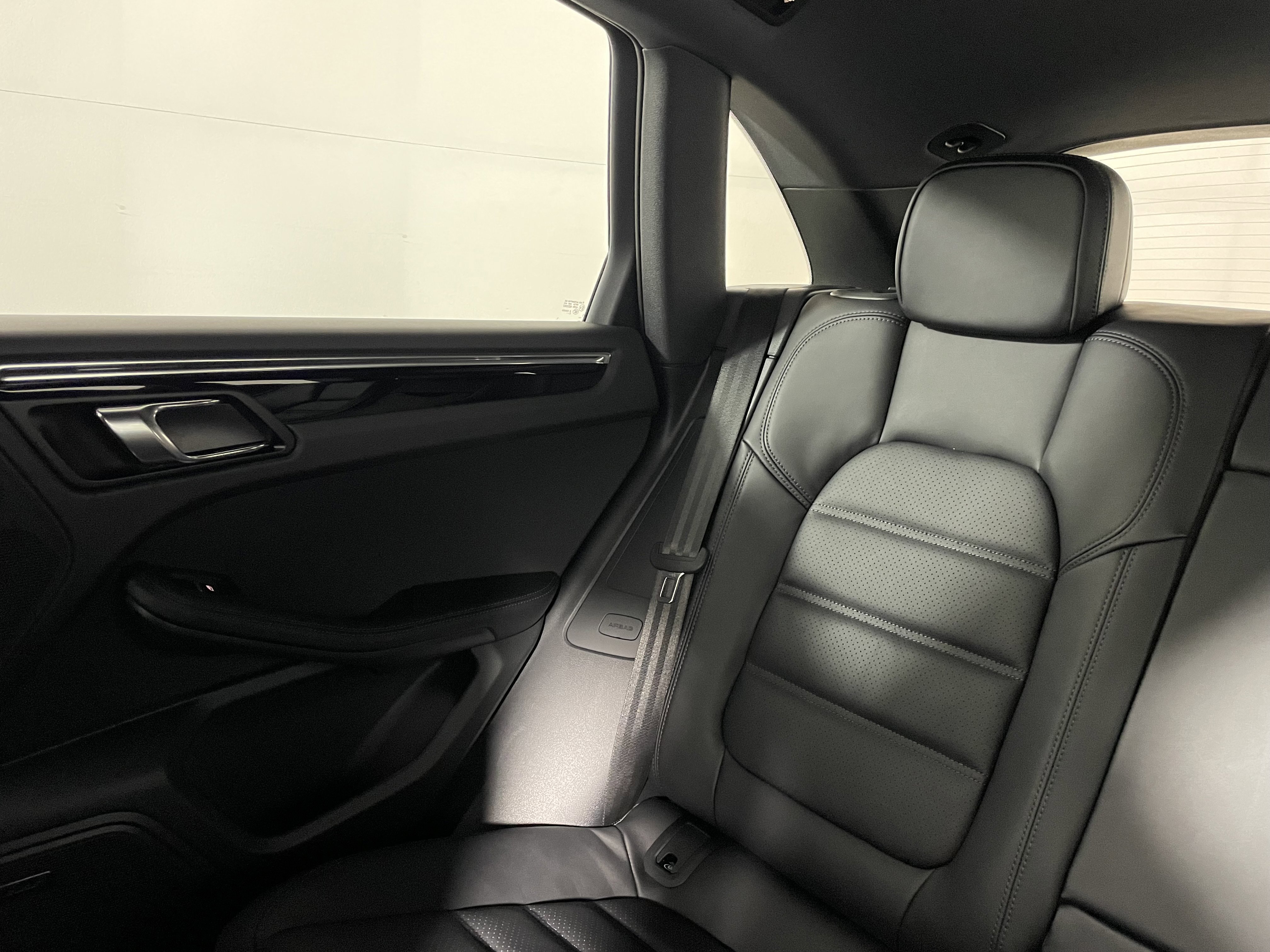 2026 Porsche Macan S - Photo 15