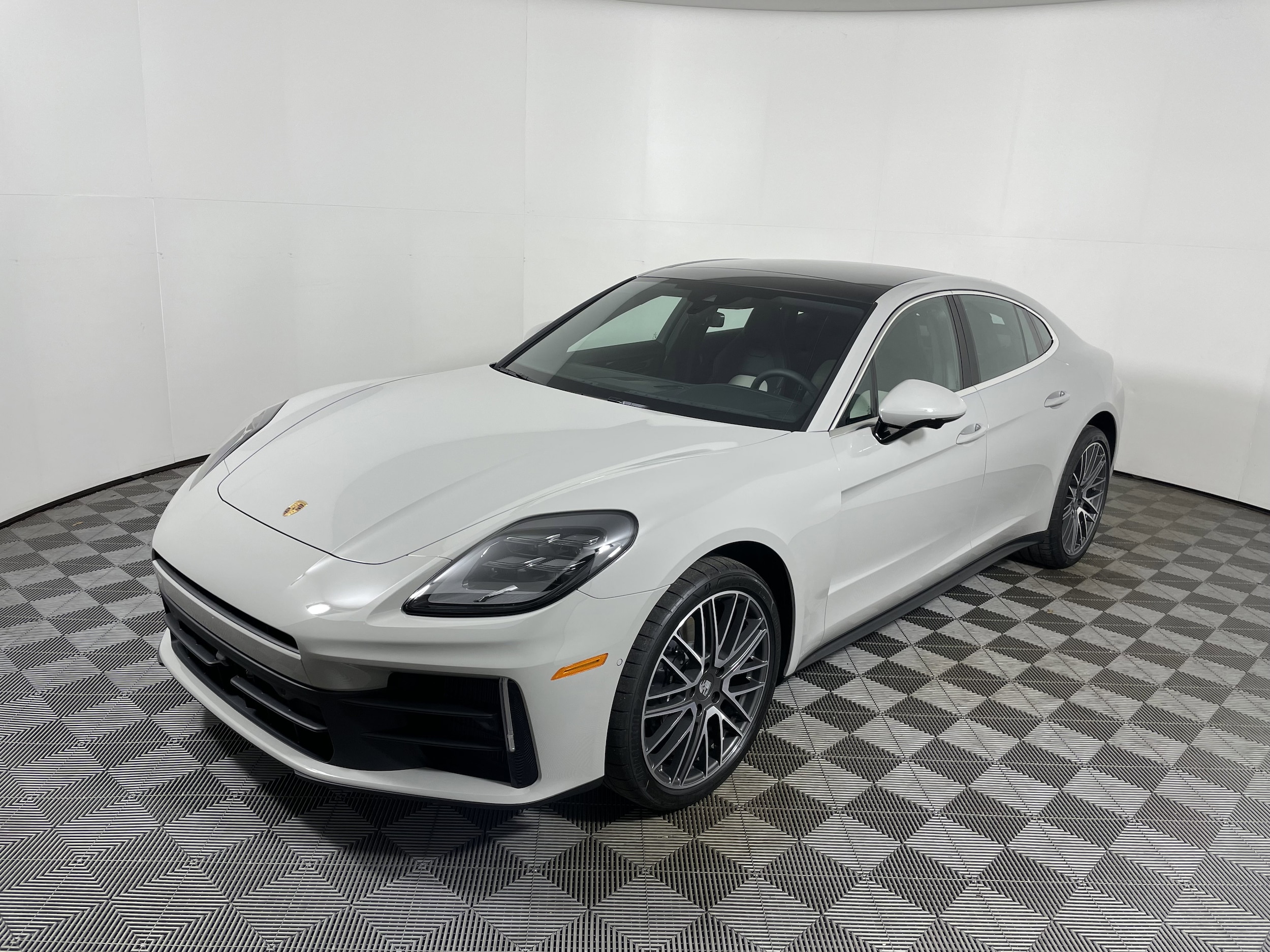 2026 Porsche Panamera Base - Photo 11