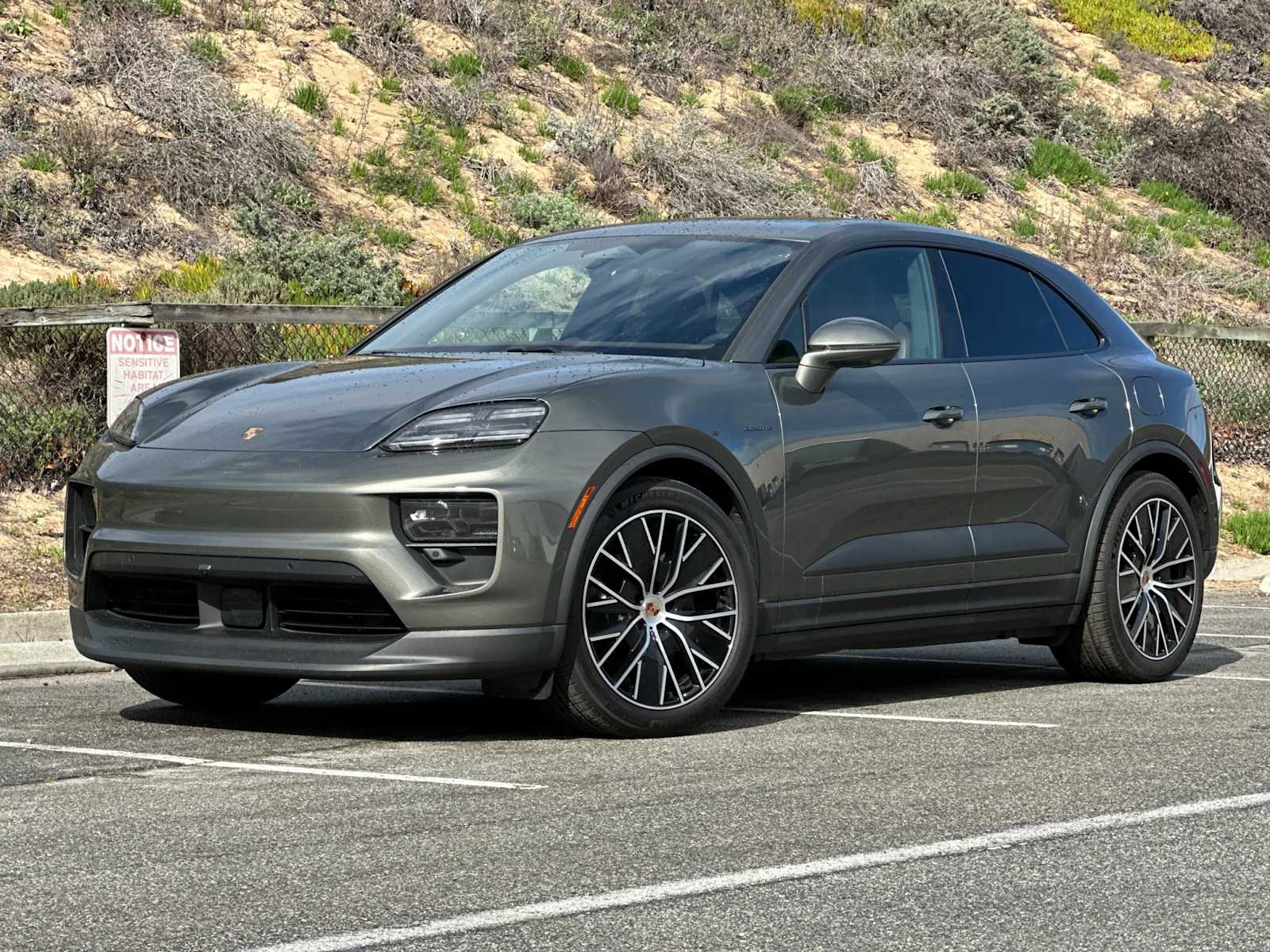 2025 Porsche Macan Electric