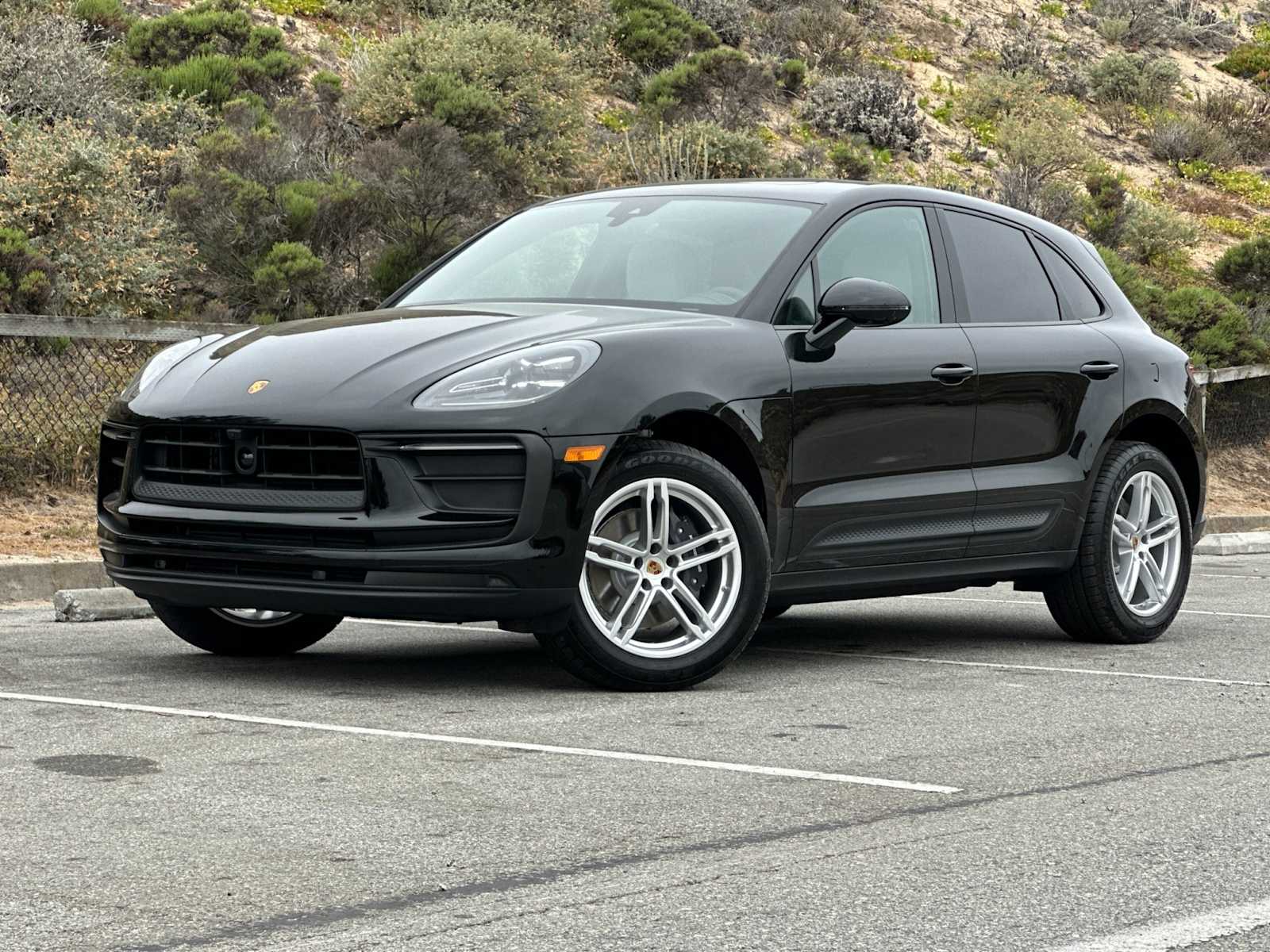 2025 Porsche Macan T