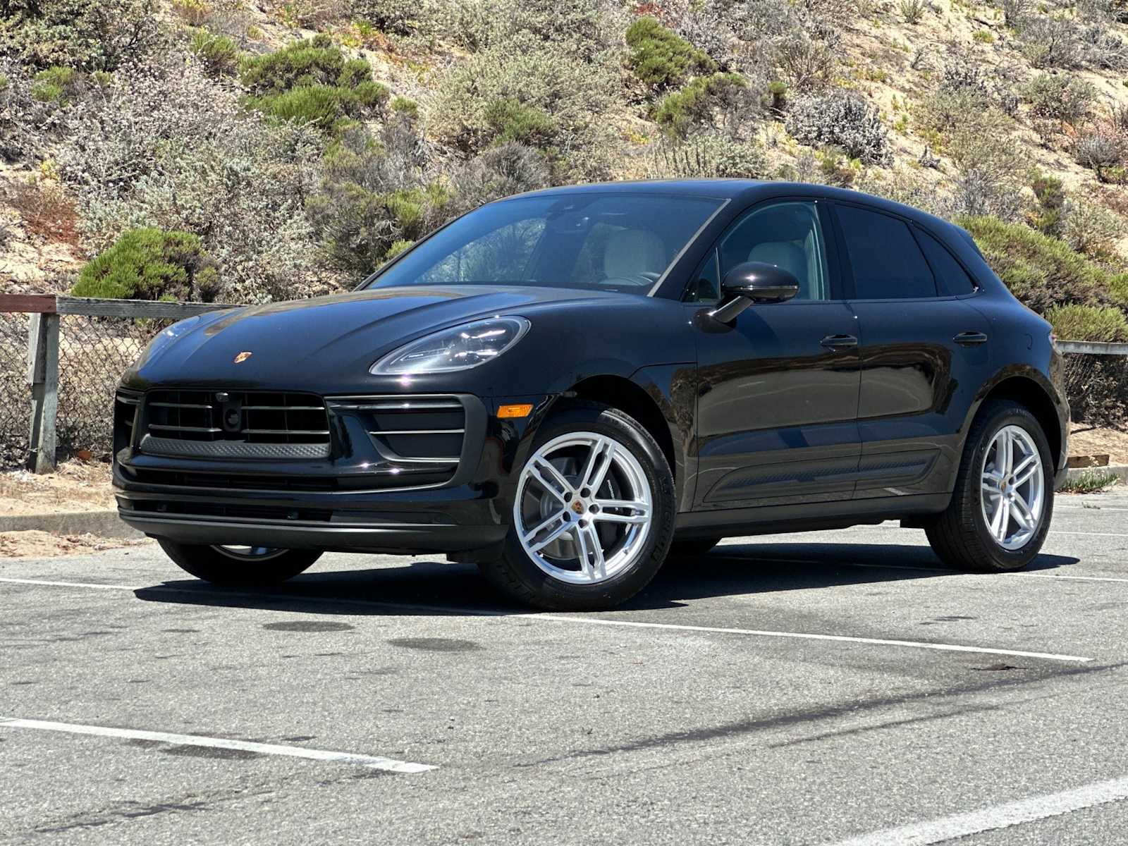 2025 Porsche Macan T
