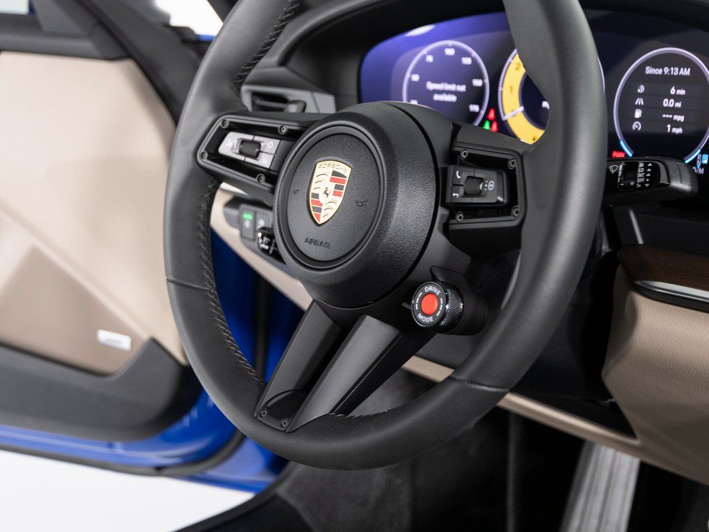 2025 Porsche 911 - Photo 24
