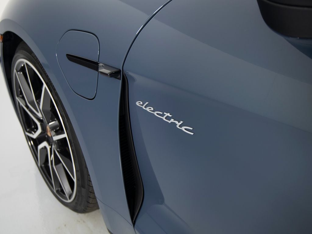 2026 Porsche Taycan Base - Photo 39