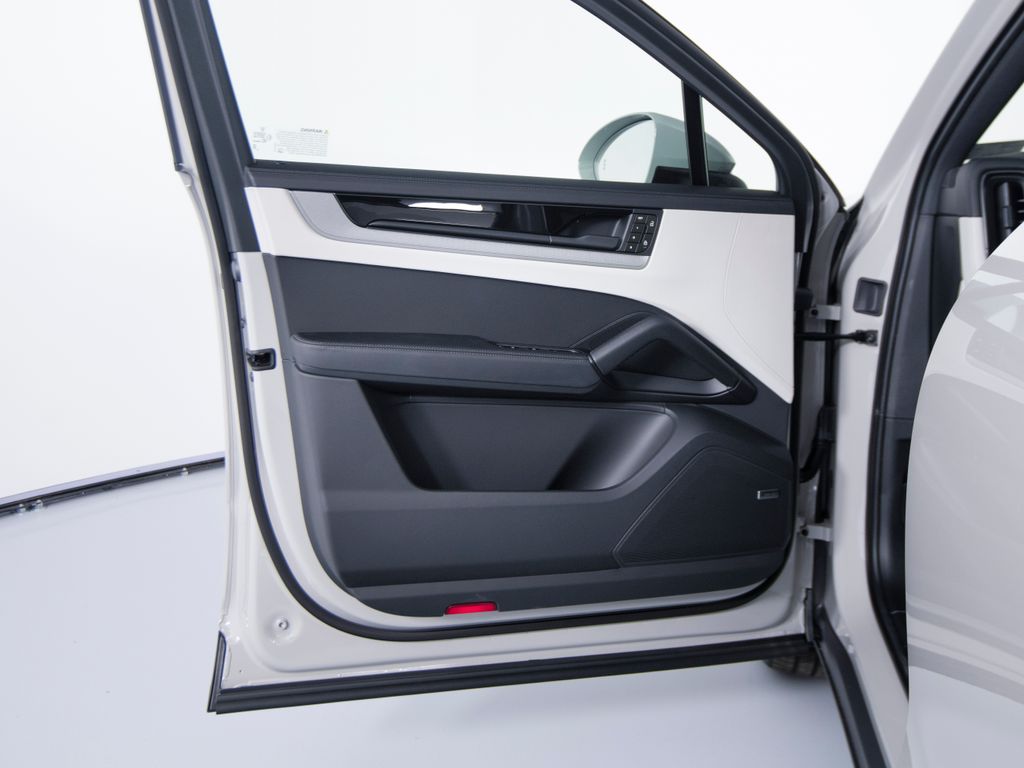 2026 Porsche Cayenne Coupe S E-Hybrid - Photo 15