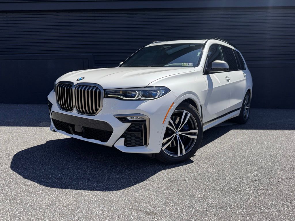 2022 BMW X7 M50i