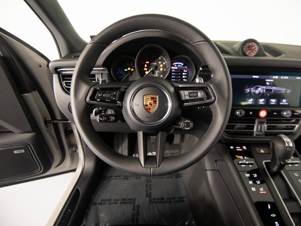 2026 Porsche Macan GTS - Photo 16