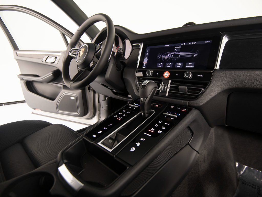 2026 Porsche Macan GTS - Photo 28