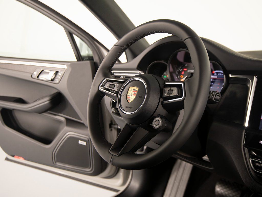 2026 Porsche Macan GTS - Photo 29