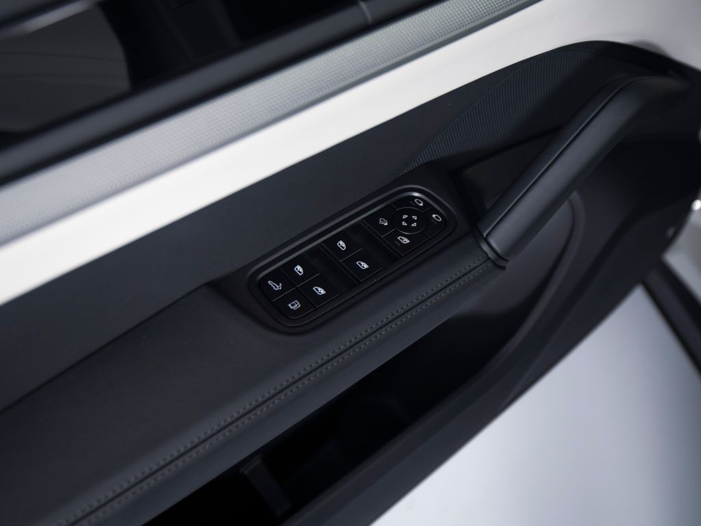2026 Porsche Cayenne Coupe S E-Hybrid - Photo 17