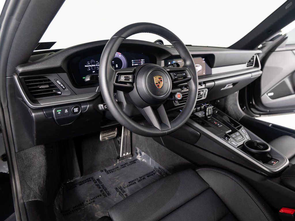 2025 Porsche 911 - Photo 4