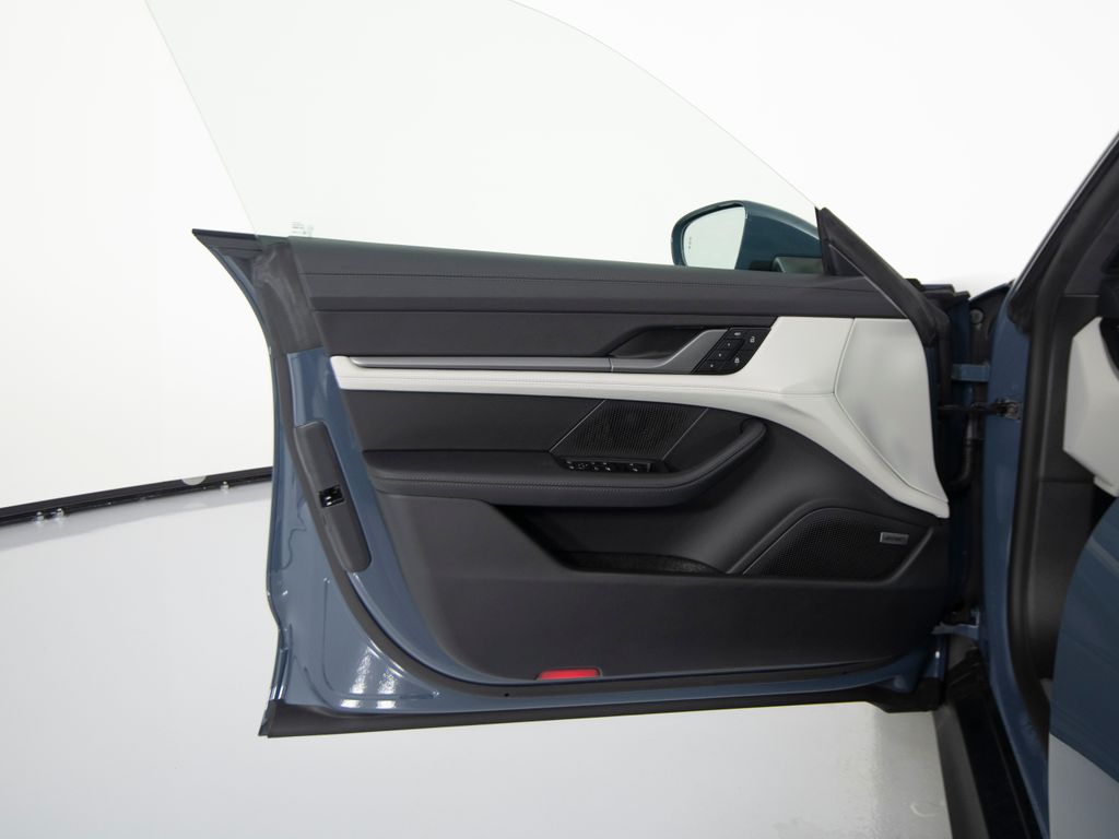 2026 Porsche Taycan Base - Photo 13