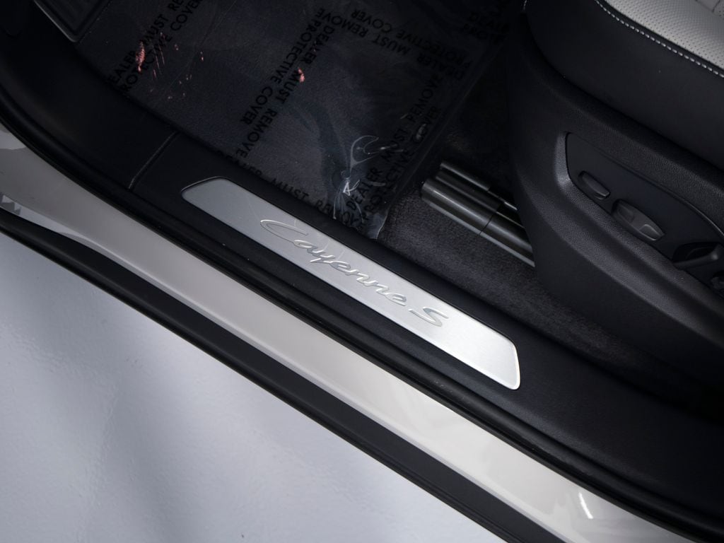 2026 Porsche Cayenne Coupe S E-Hybrid - Photo 19