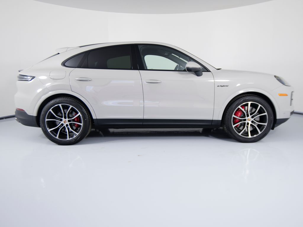 2026 Porsche Cayenne Coupe S E-Hybrid - Photo 9