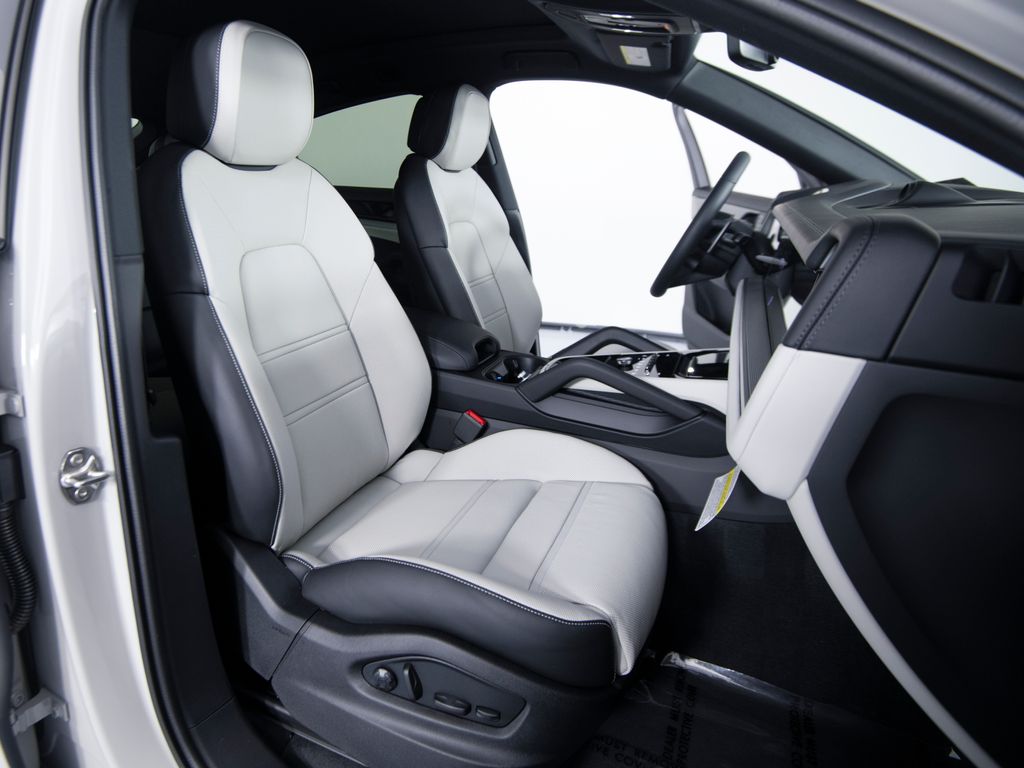 2026 Porsche Cayenne Coupe S E-Hybrid - Photo 32