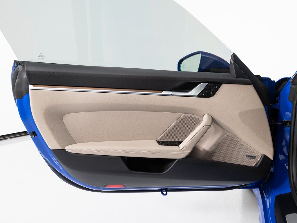2025 Porsche 911 - Photo 22