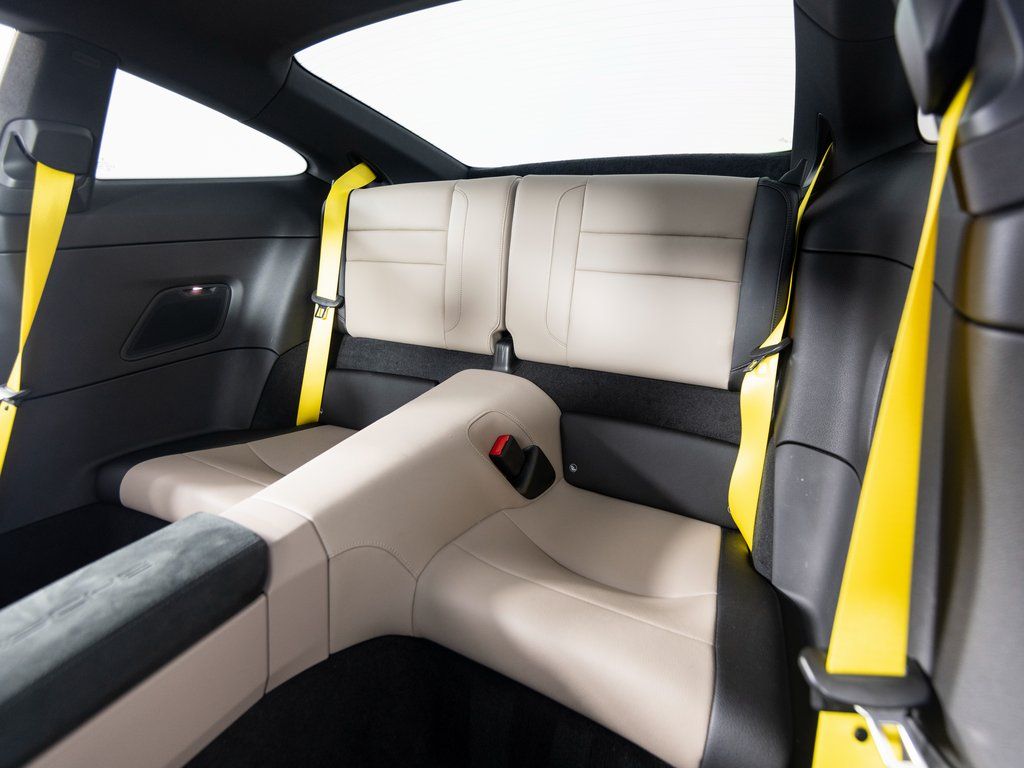 2025 Porsche 911 - Photo 26