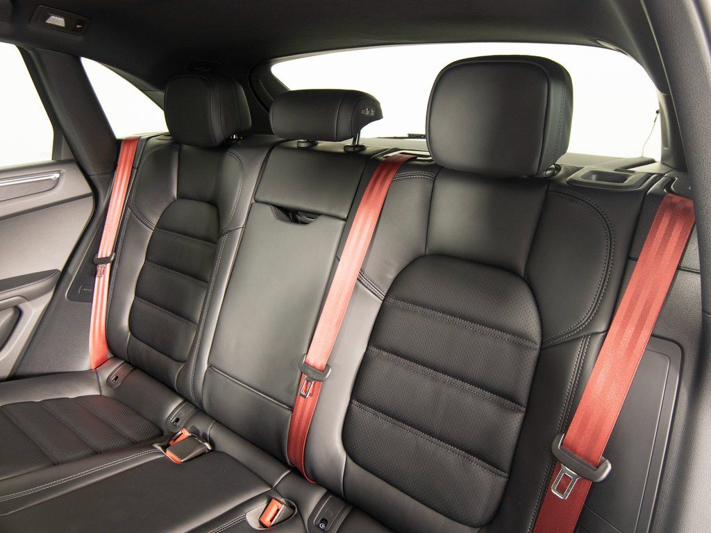 2026 Porsche Macan GTS - Photo 37