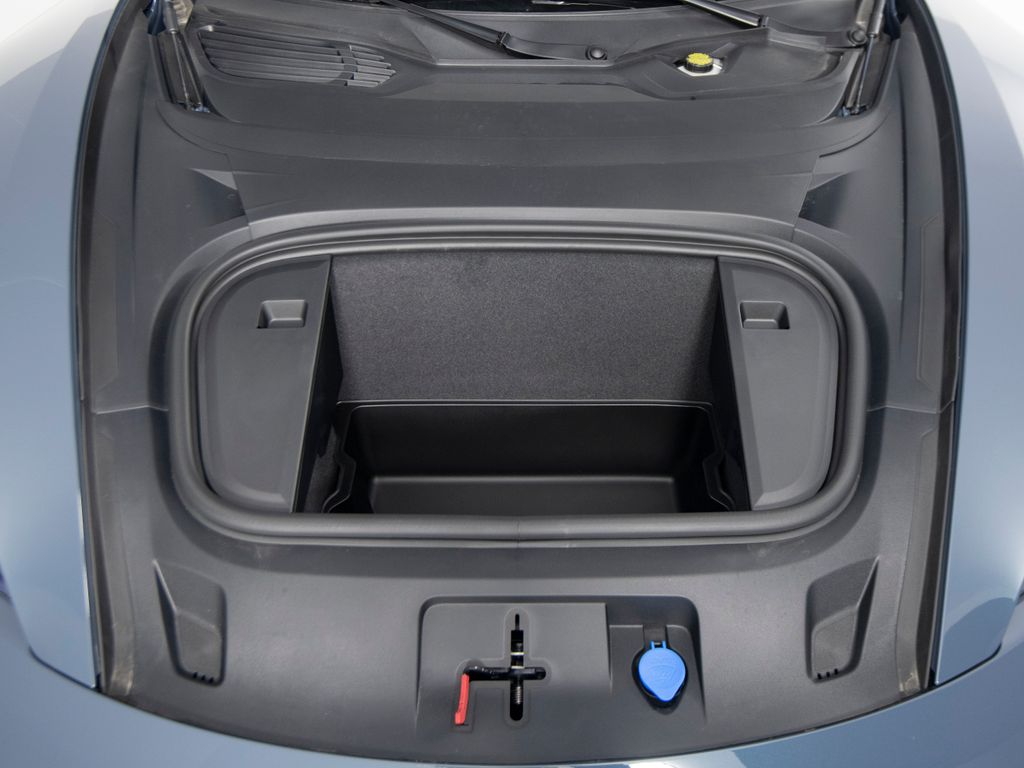 2026 Porsche Taycan Base - Photo 37