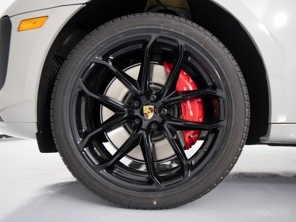 2026 Porsche Macan GTS - Photo 10