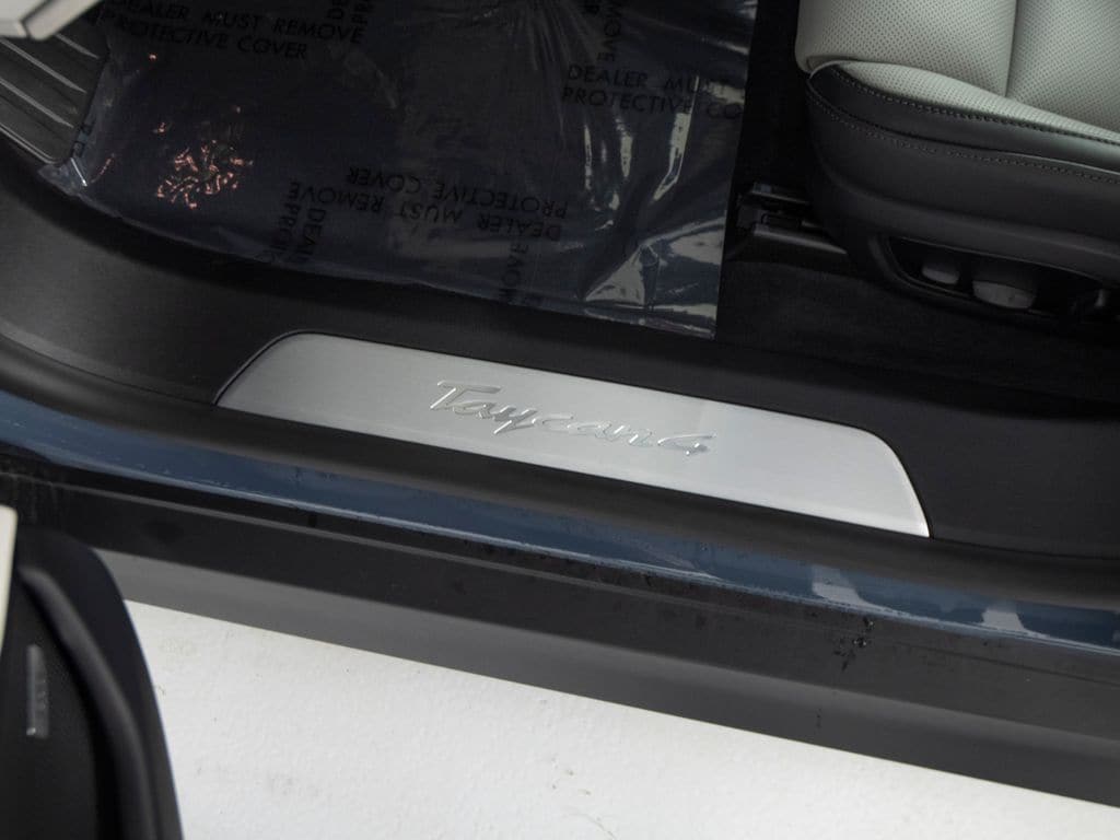 2026 Porsche Taycan Base - Photo 17