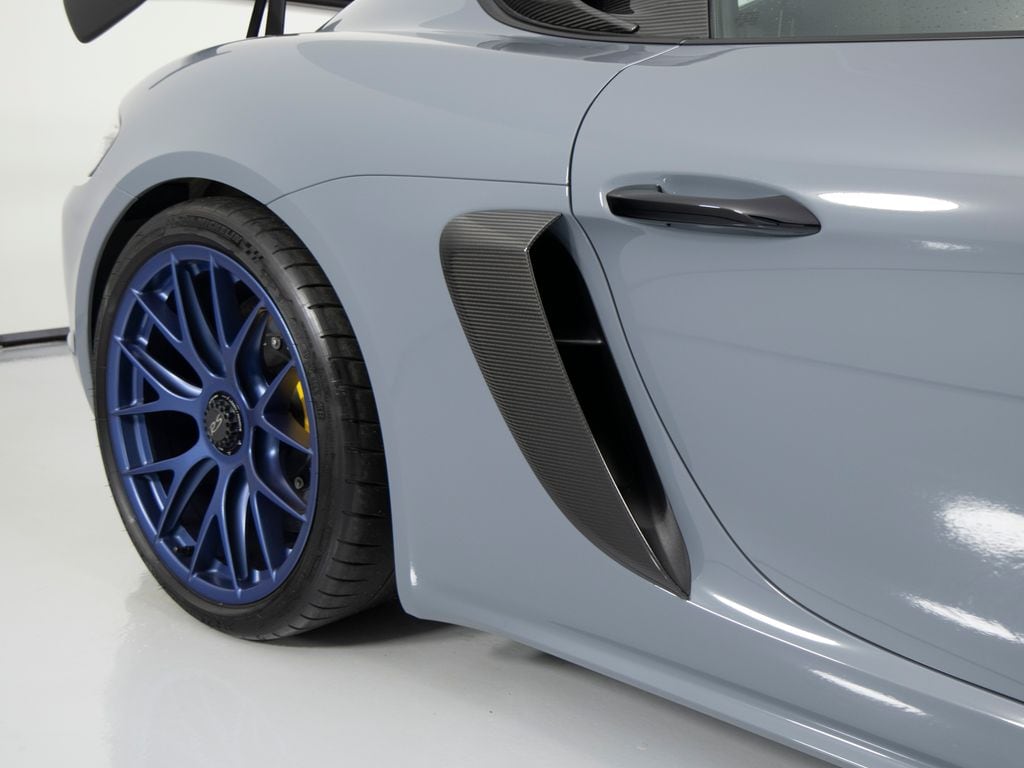 2024 Porsche 718 GT4 RS - Photo 44