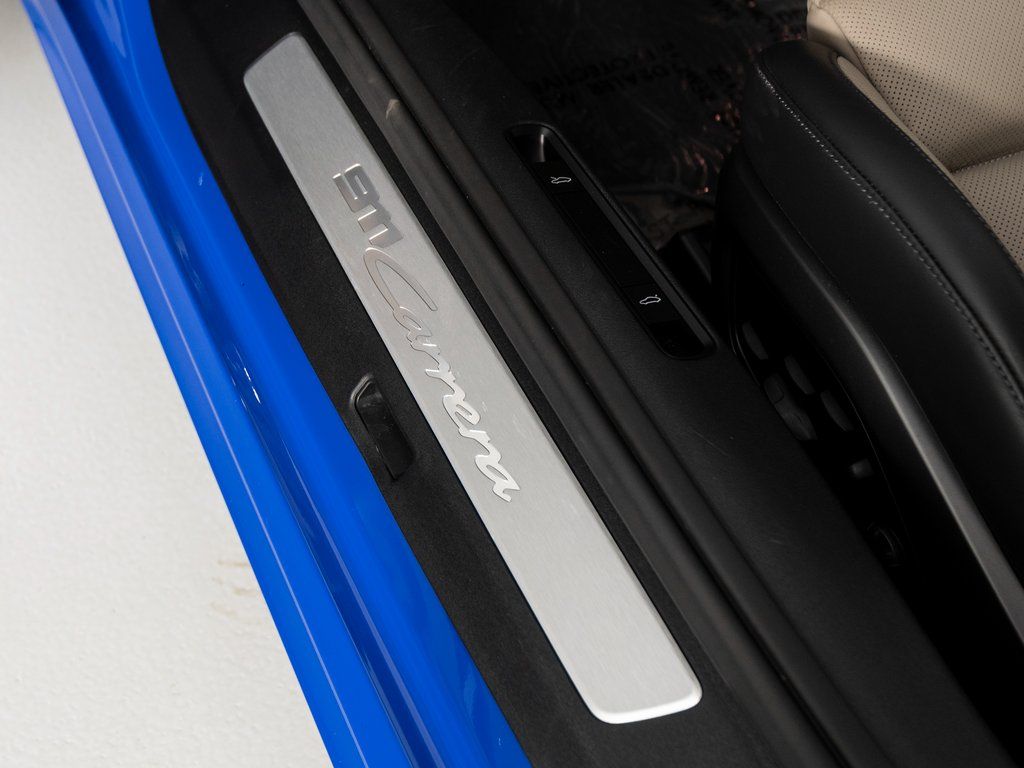 2025 Porsche 911 - Photo 30