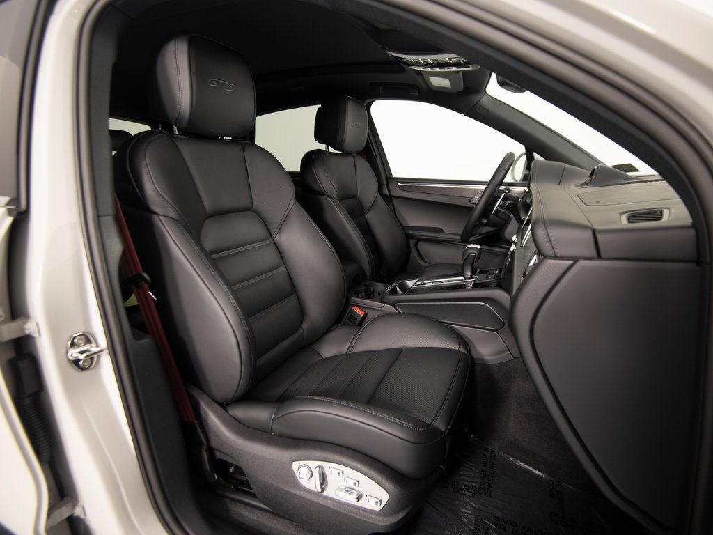 2026 Porsche Macan GTS - Photo 31