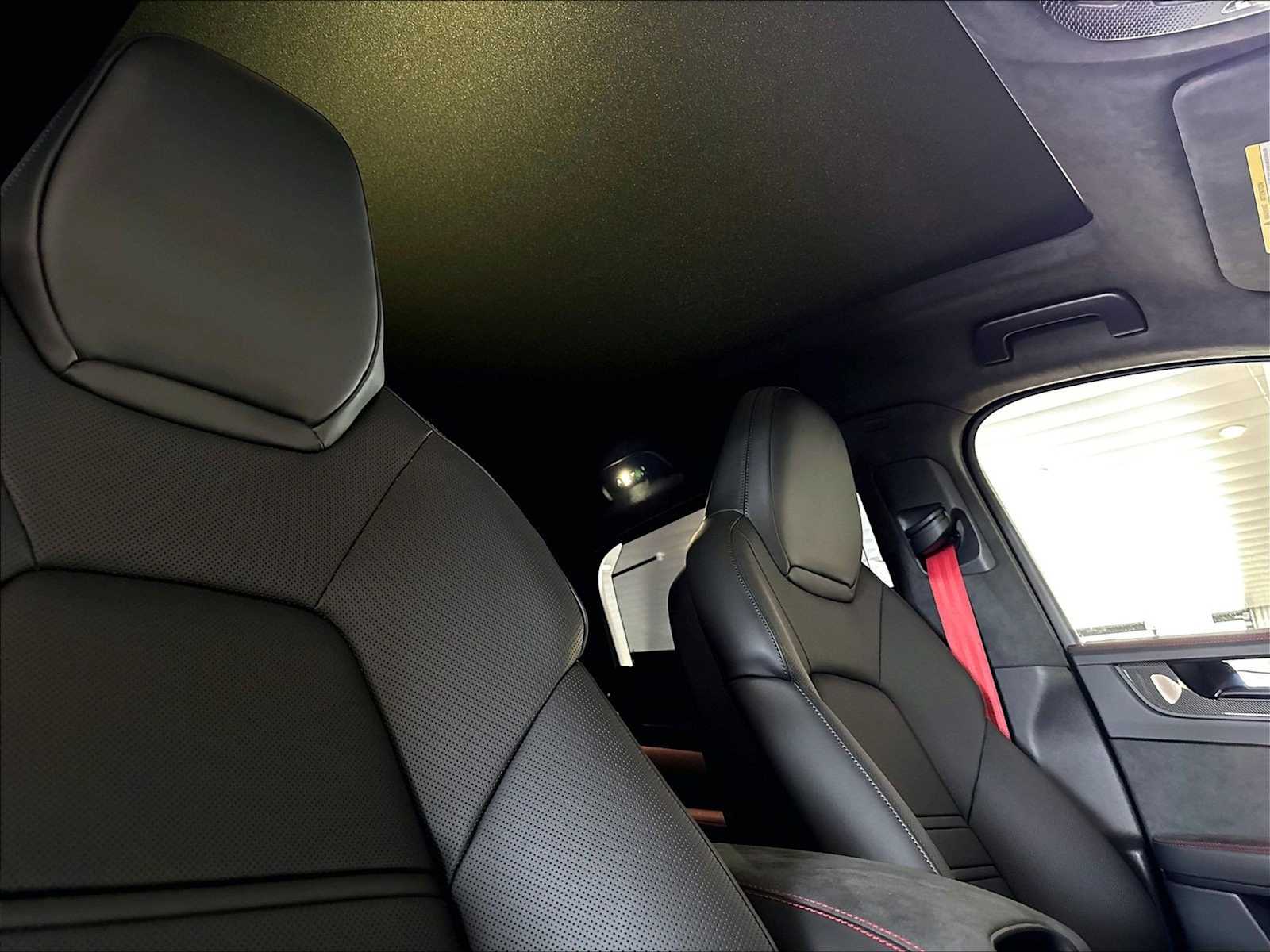 2026 Porsche Cayenne Coupe GTS - Photo 23