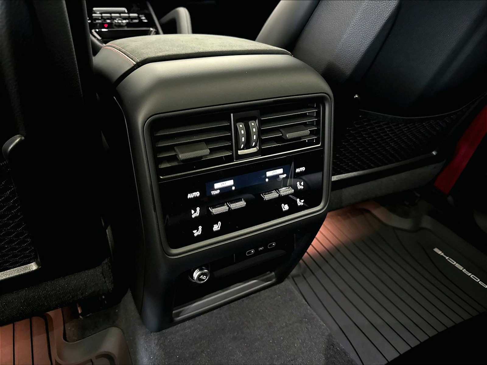2026 Porsche Cayenne Coupe GTS - Photo 27
