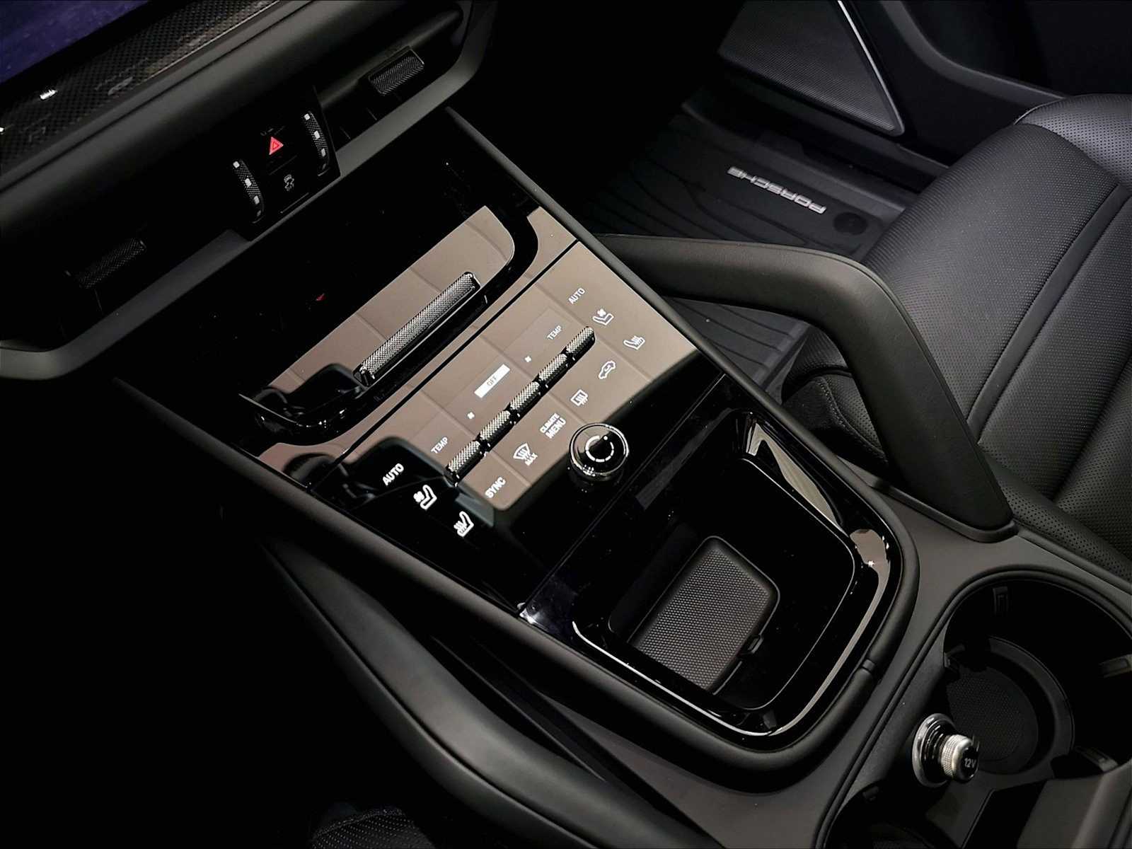 2026 Porsche Cayenne Coupe GTS - Photo 18