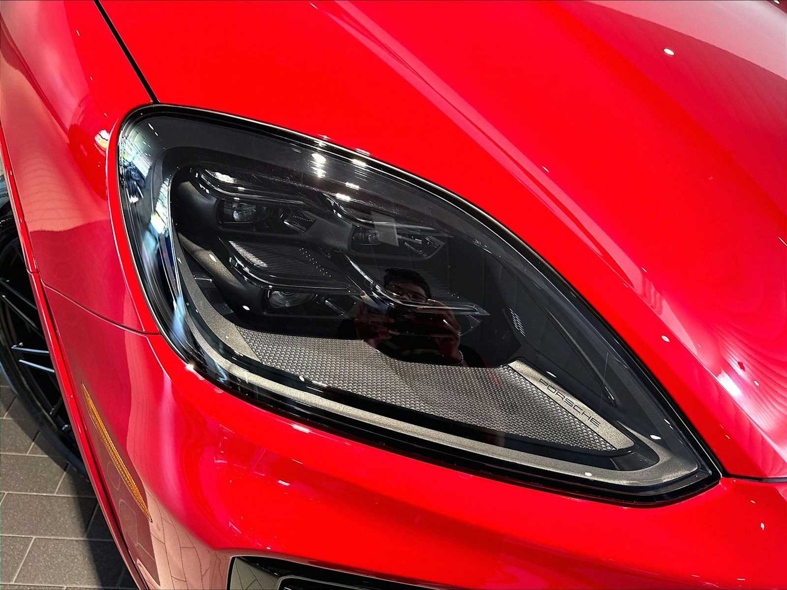 2026 Porsche Cayenne Coupe GTS - Photo 12