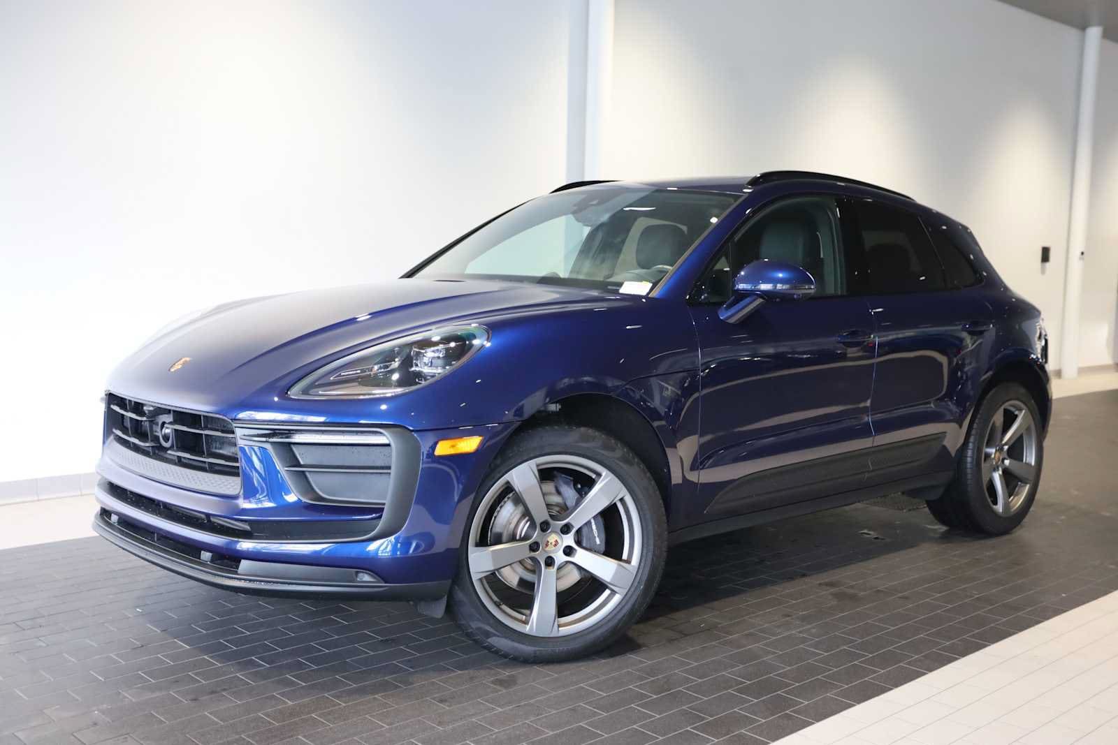 2025 Porsche Macan Base