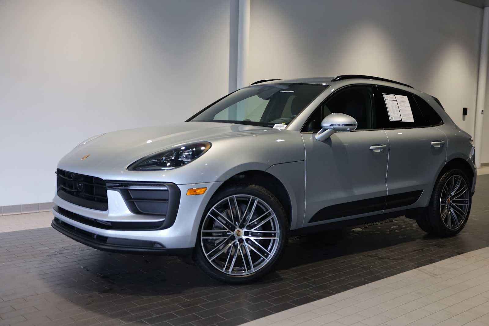 2026 Porsche Macan Base