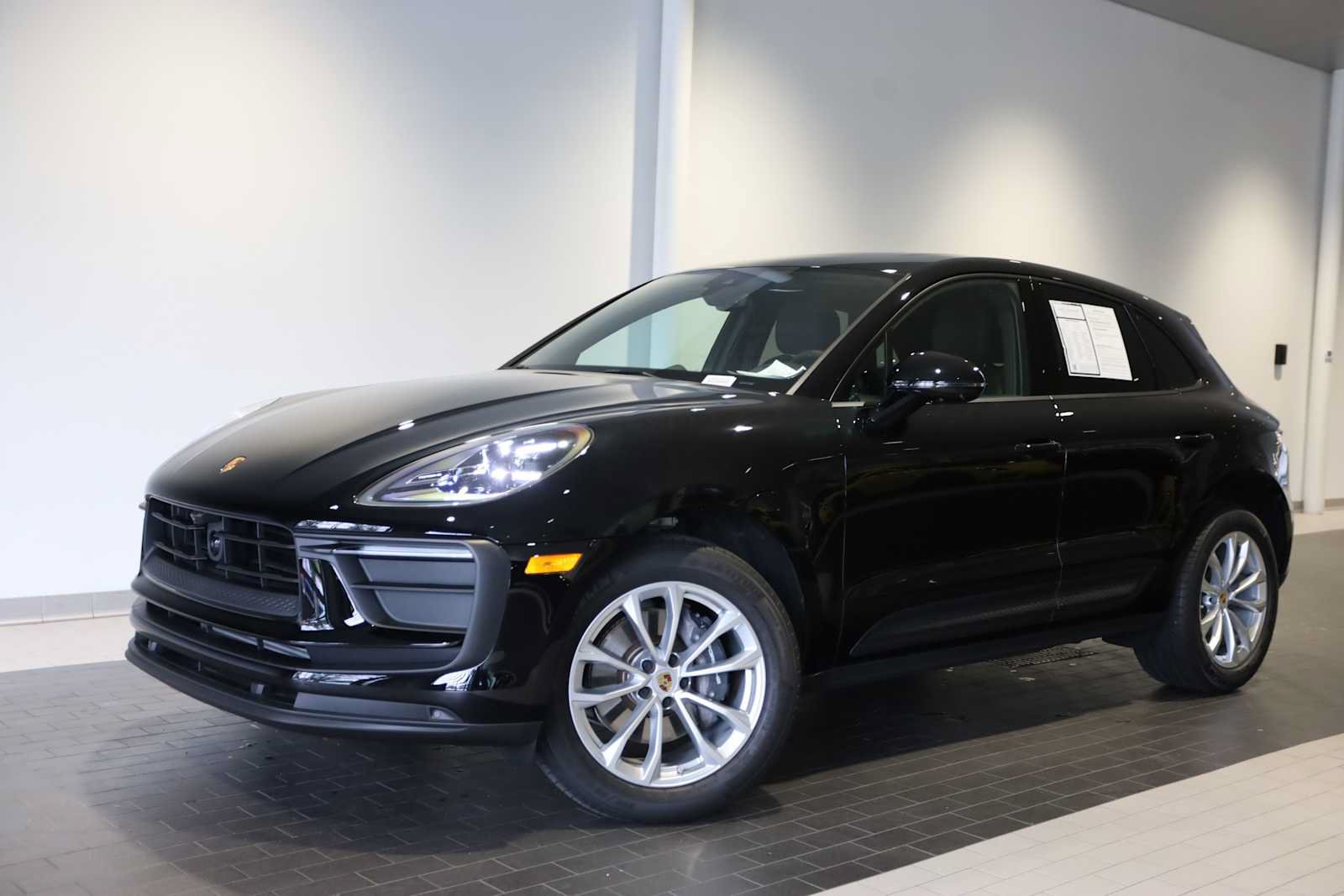 2026 Porsche Macan Base