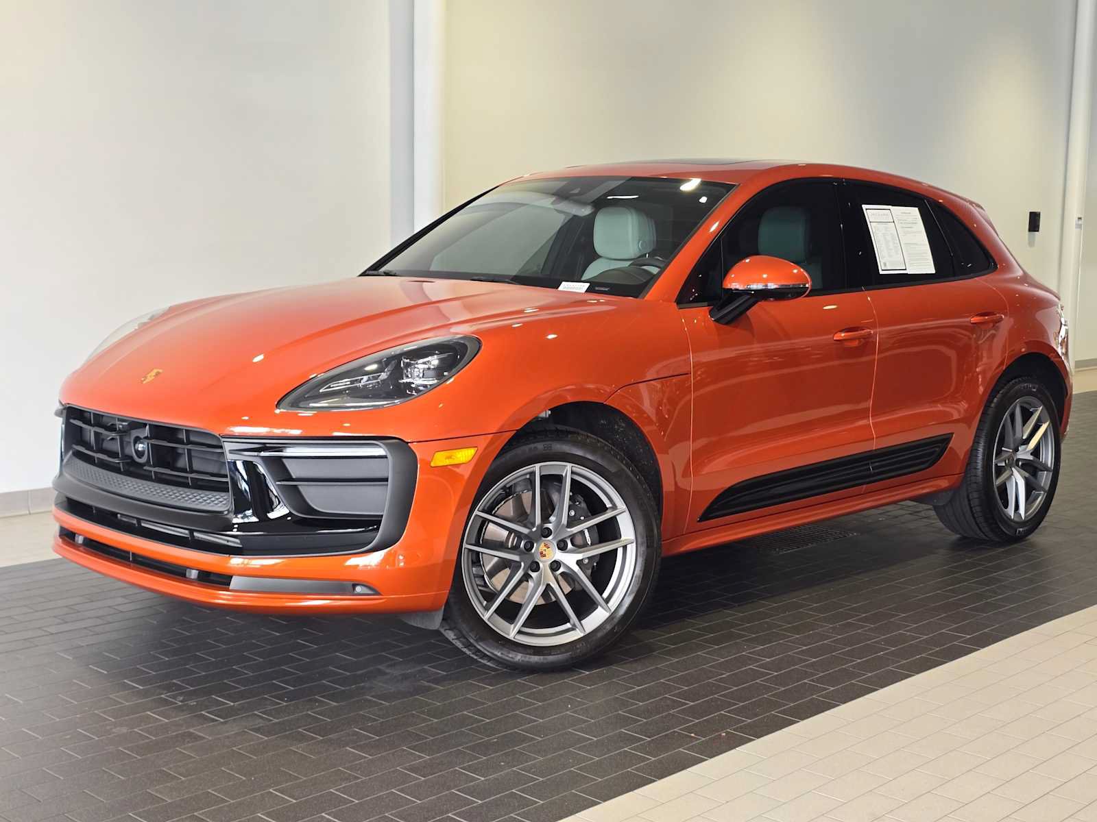 2025 Porsche Macan Base