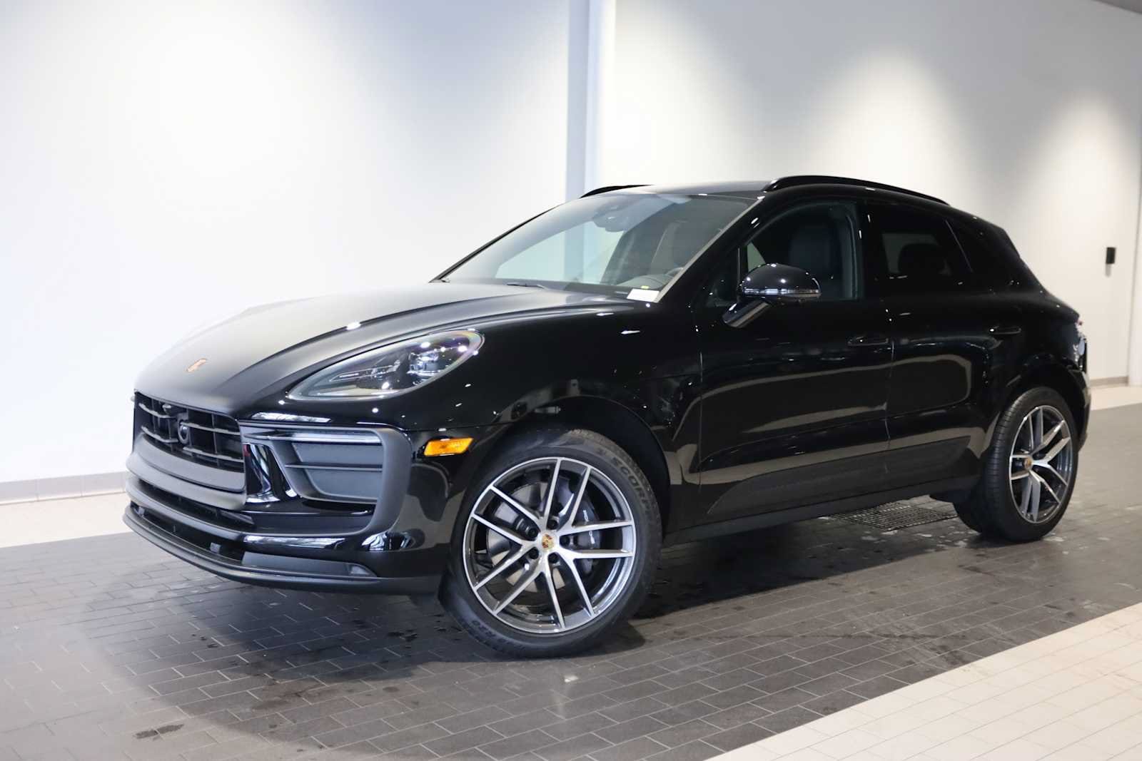 2026 Porsche Macan Base