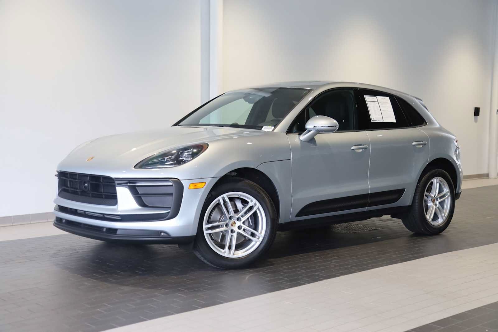 2026 Porsche Macan Base