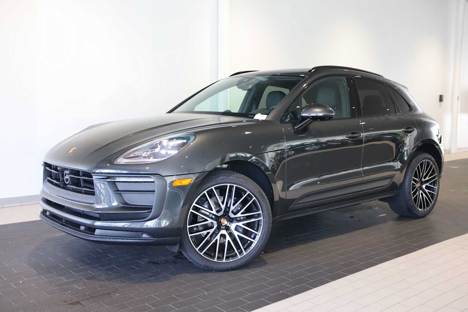2026 Porsche Macan Base
