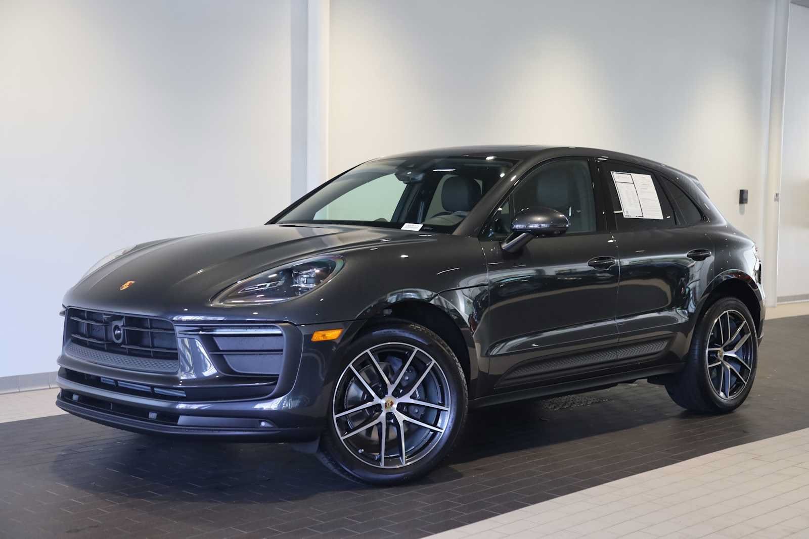 2026 Porsche Macan Base